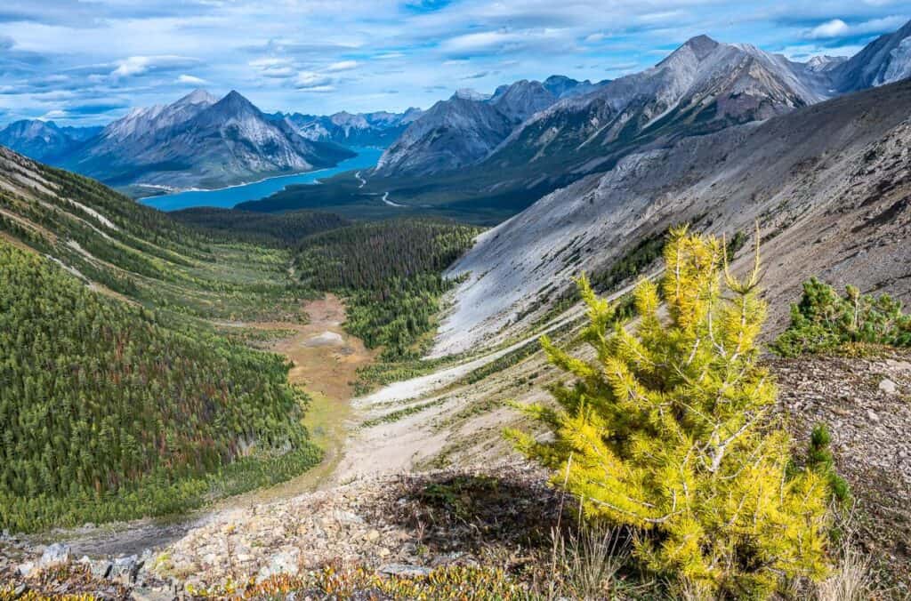 Fall is a beautiful time to do the Tent Ridge Horseshoe hike