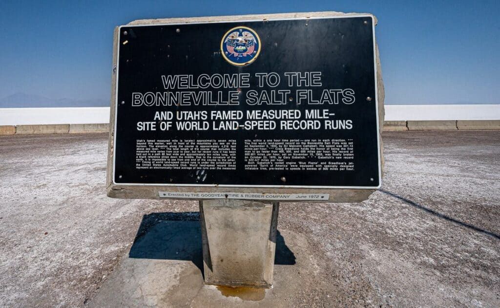 The world's land speed records took place on the Bonneville Salt Flats