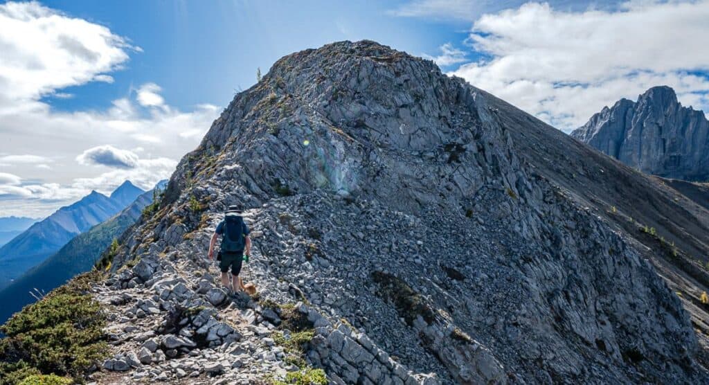 Heading south along Tent Ridge