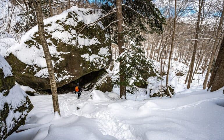 Beautiful hiking on the Main Loop trail at Niagara Glen