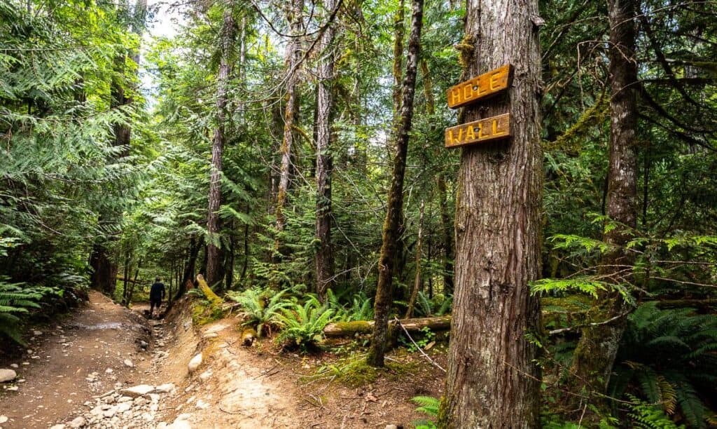The one Hole in the Wall sign we saw near the end of the trail