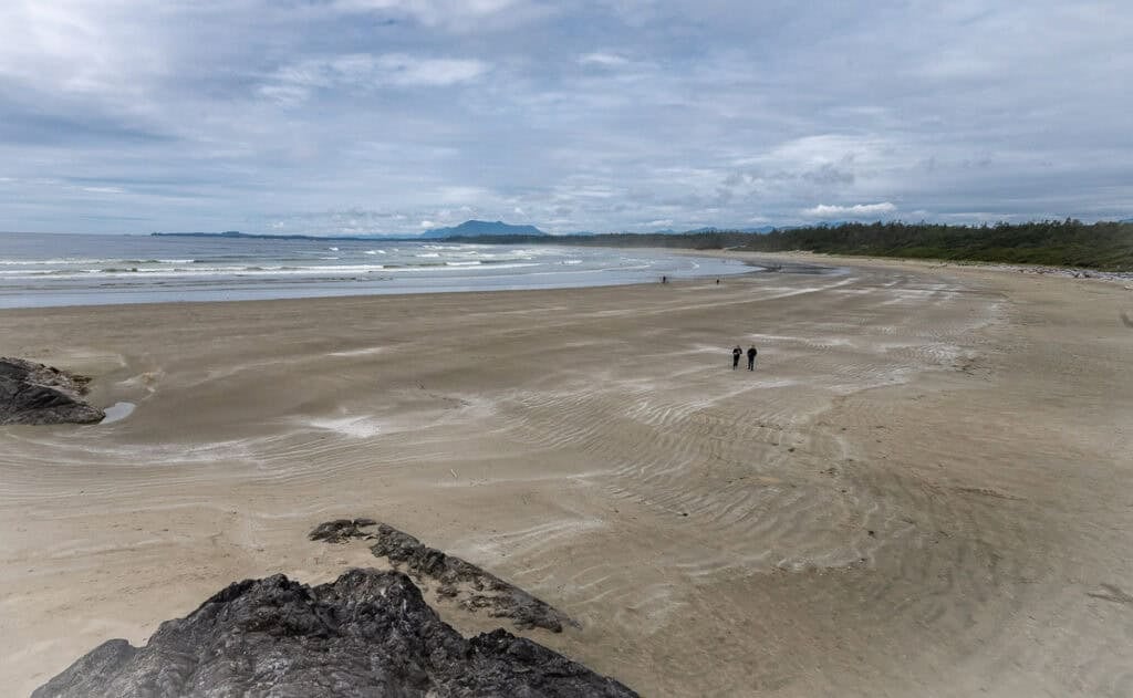10 BEST Tofino Hikes | Hike Bike Travel There's some very nice hiking on Wickaninnish Beach, famous for its big swells, starting from the Kwisitis Visitor Centre