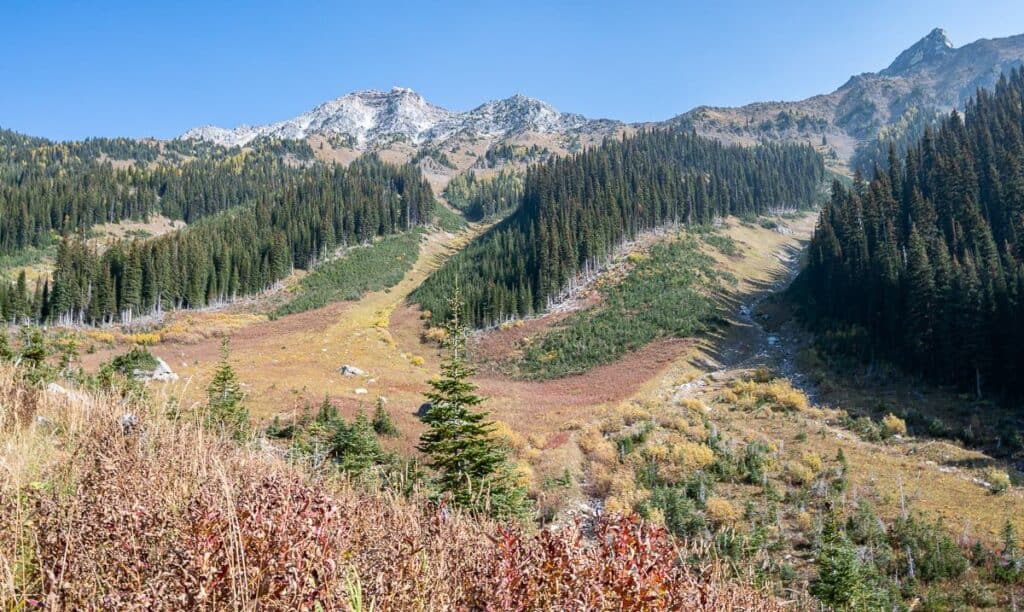Great fall colours on the way up to Diana Lake