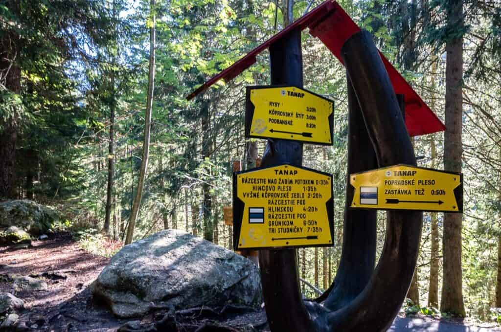 Note that signage is in time not distance - and from here we will be hiking to Rysy for another 3:20 hours